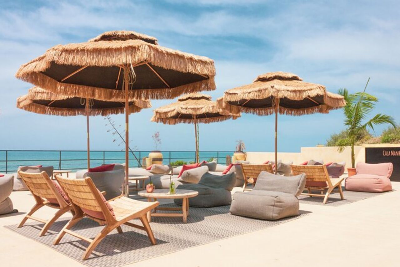 Pass per Intera Giornata a Cala Manbrù Beach Club — 5