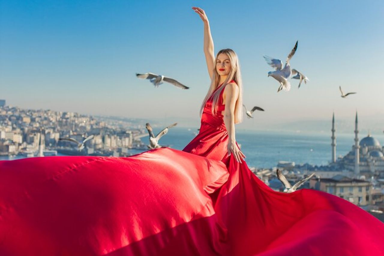 Servizio fotografico di abito volante sul tetto a Istanbul — 4