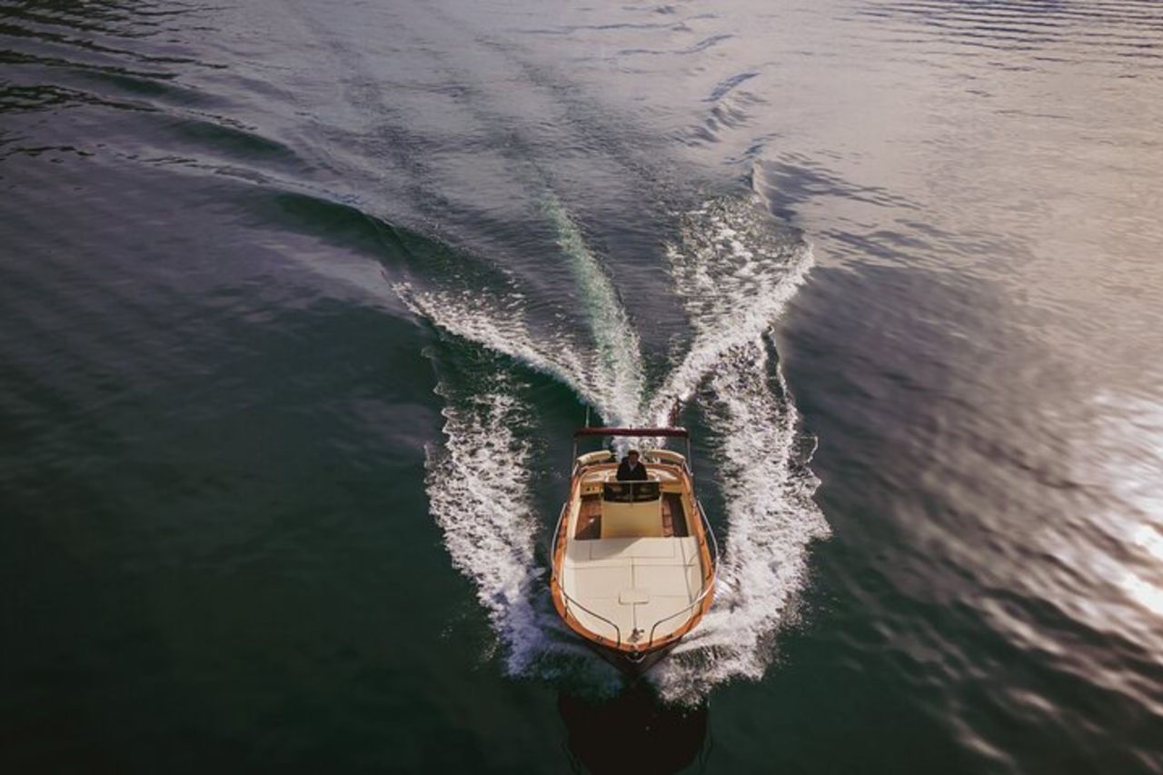 Tour privato in barca su gozzo italiano sul Lago di Como — 5