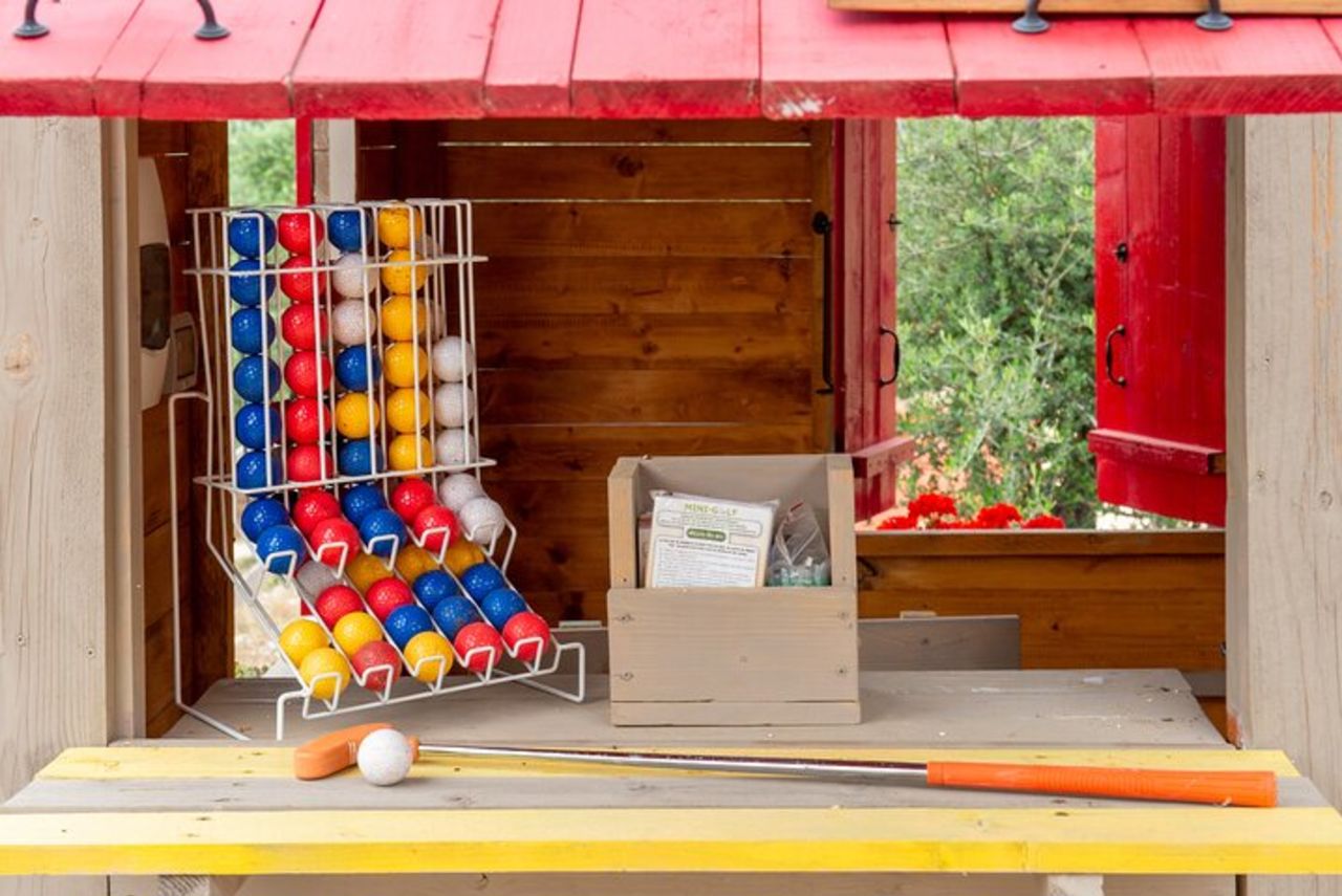 Degustazioni di prodotti tipici con una partita di Adventure Golf — 9