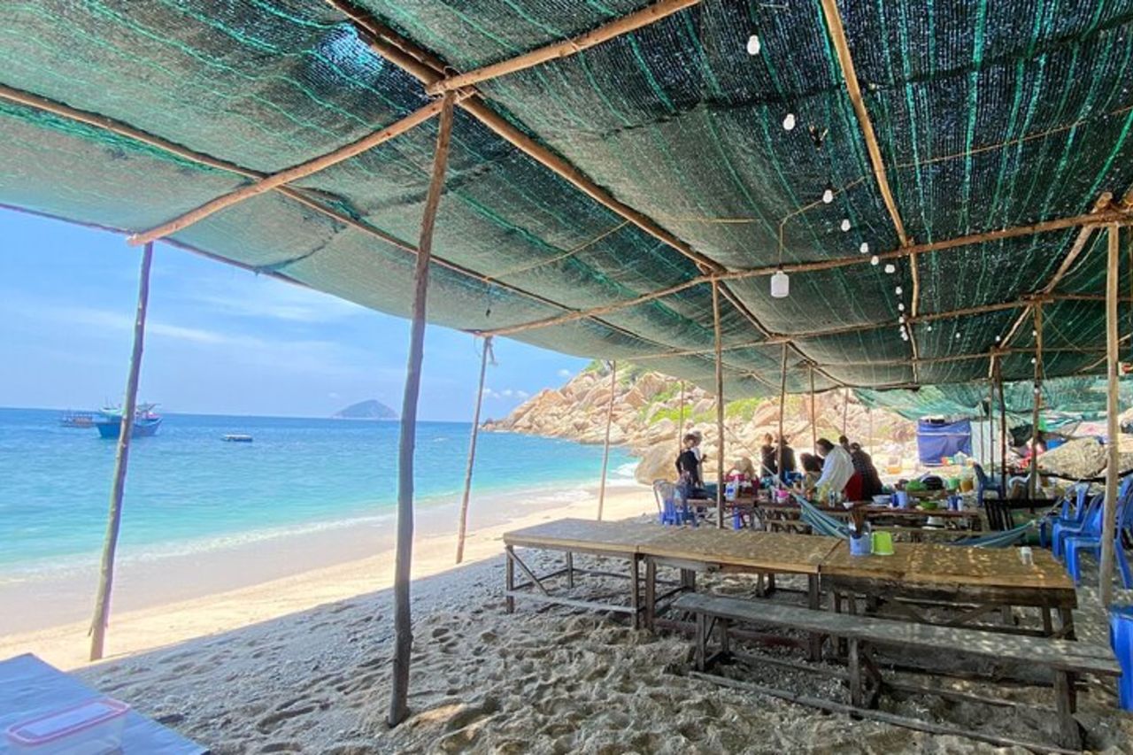 Escursioni private a Wild Island per nuotare, pescare, pranzare con barbecue — 6