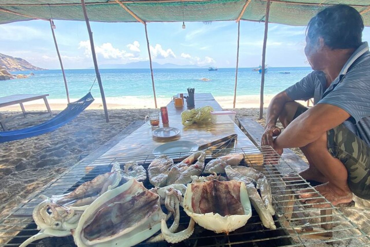 Escursioni private a Wild Island per nuotare, pescare, pranzare con barbecue — 9