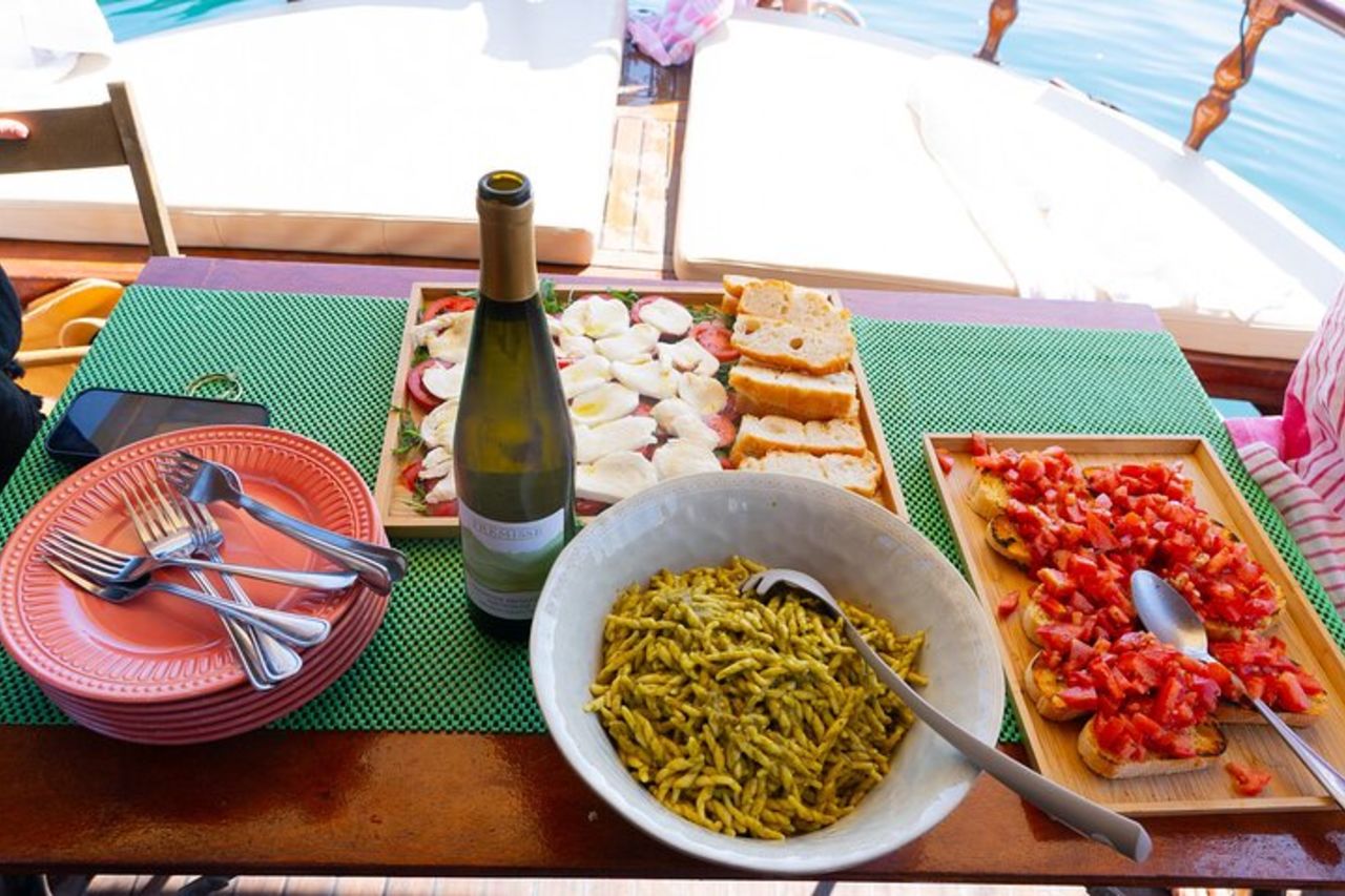 8 Ore Cinque Terre con Pranzo in Barca a Spezia