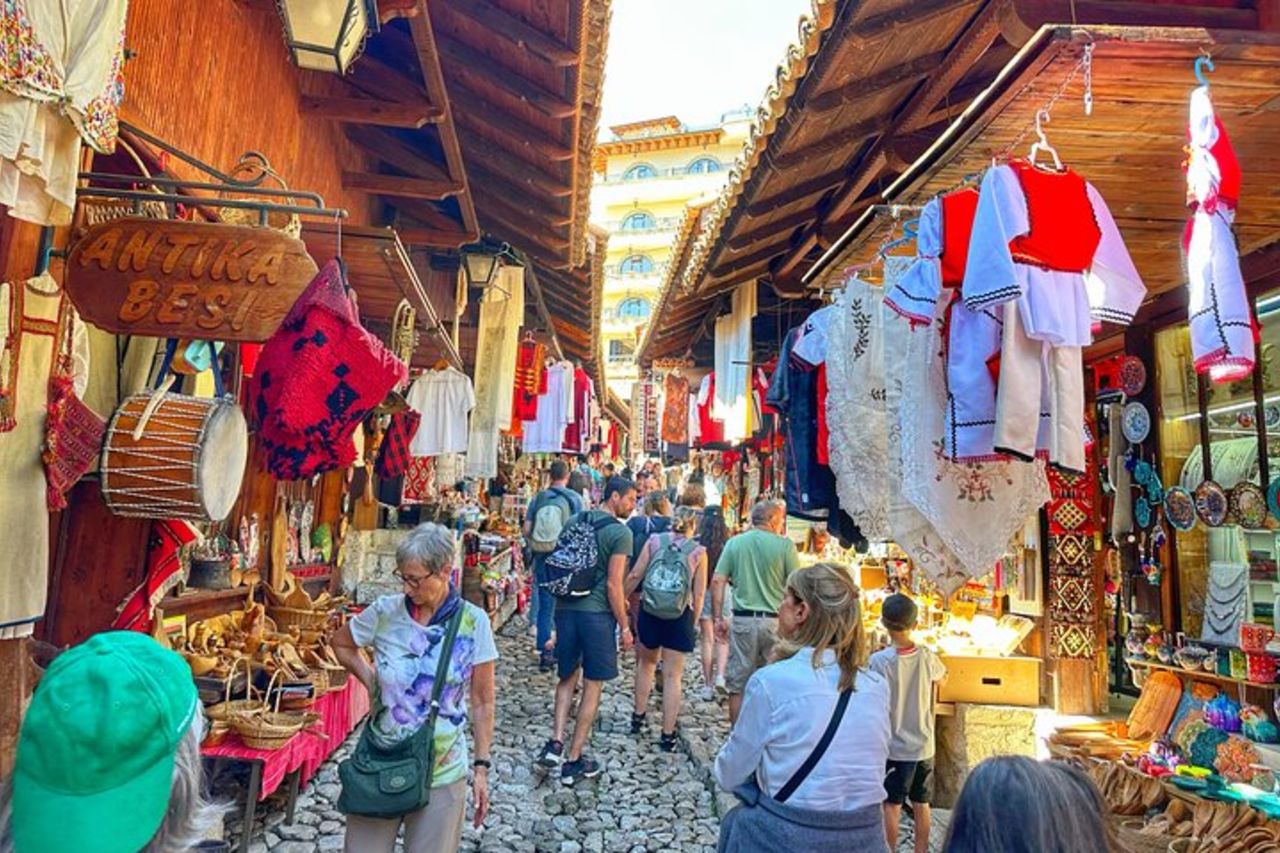 Castello di Kruja, il vecchio bazar e Sarisalltik- Partenza da Tirana