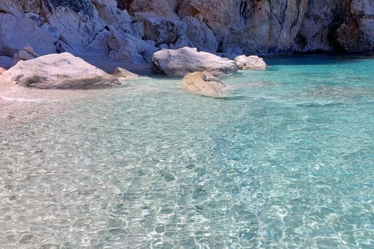 Escursione guidata in barca di un giorno lungo la costa di Baunei da Arbatax — 4