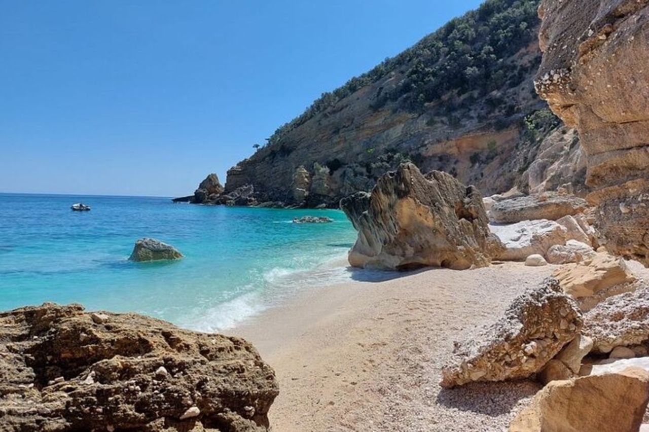 Escursione guidata in barca di un giorno lungo la costa di Baunei da Arbatax — 5