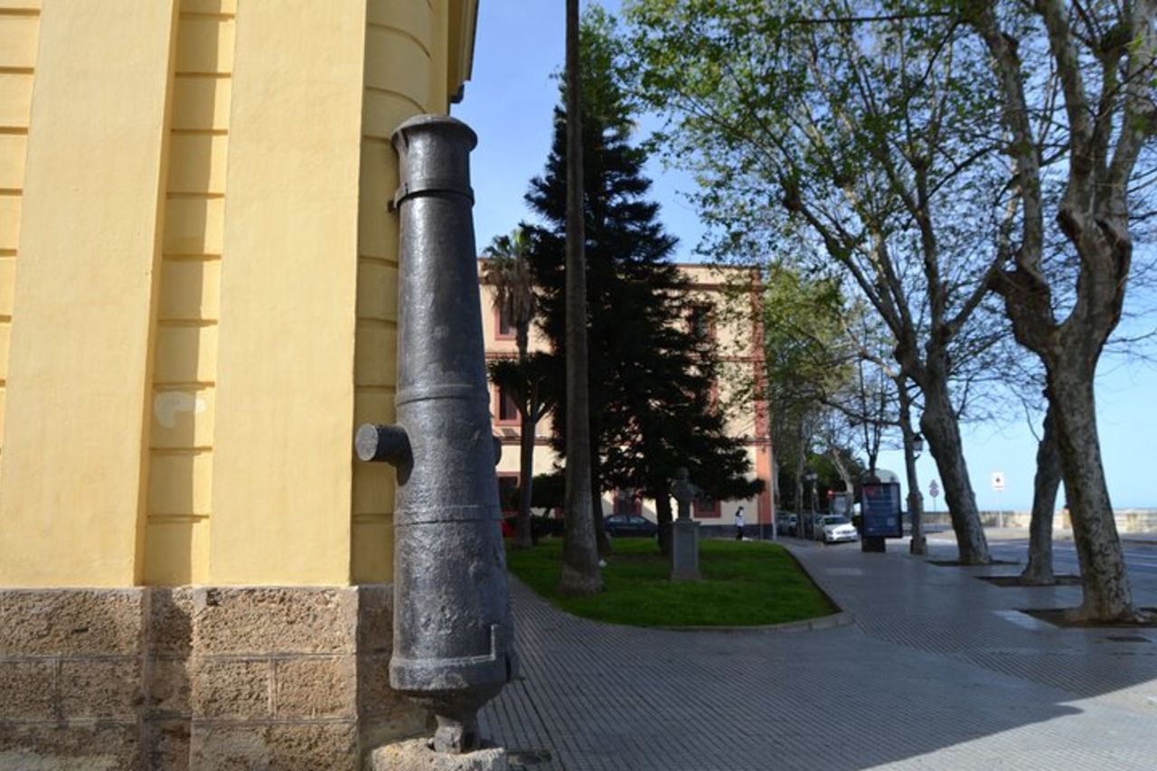 Tour a piedi per Cadice: storie raccontate da una guida locale — 3