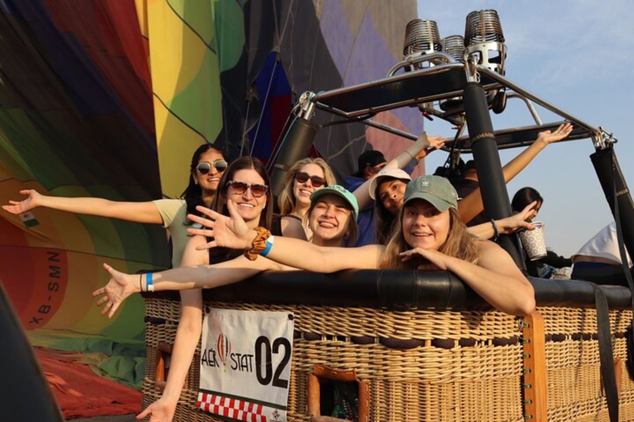 Volo in mongolfiera / Colazione in grotta / Prelievo a Città del Messico / Piramidi — 2