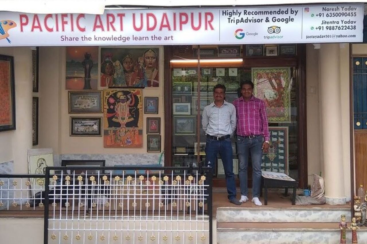 Lezione di pittura tradizionale in miniatura presso Pacific Art — 3