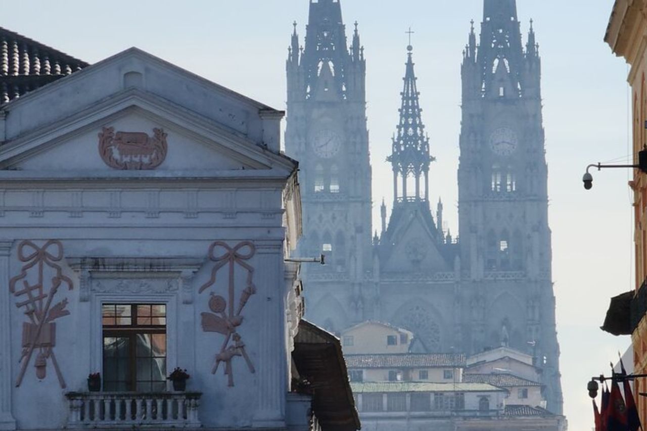 Tour privato e personalizzato della città di Quito Teleferico e Medio del mondo — 9