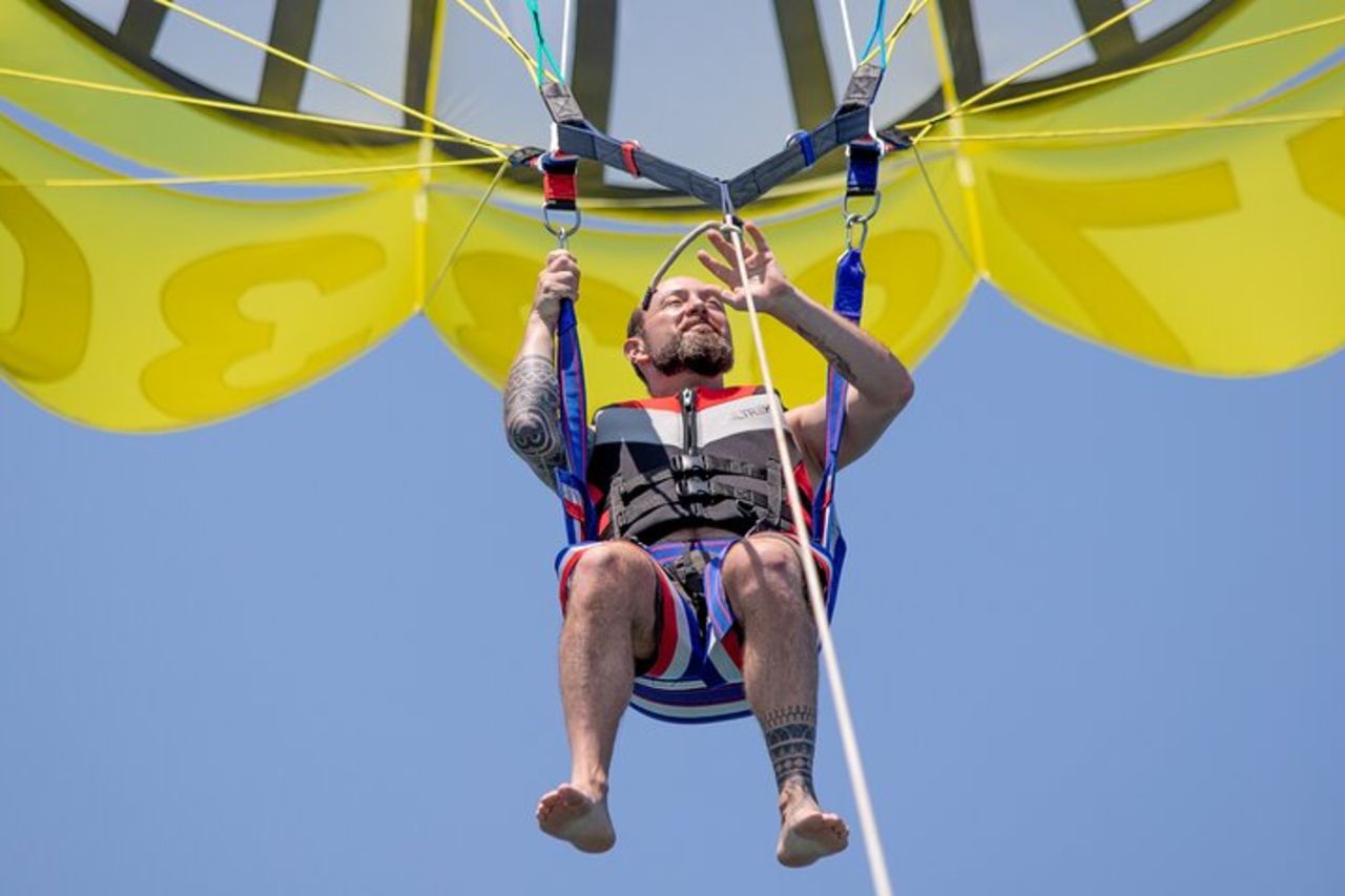 vola con il nostro paracadute ascensionale — 2