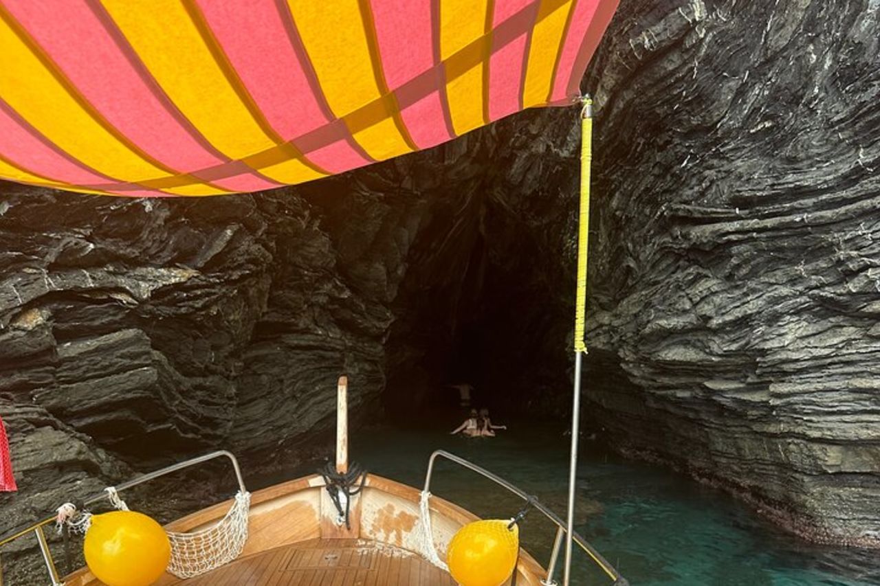 Swim&Enjoy 5 terre on the PINK Hyena with Captain Jenny! — 8