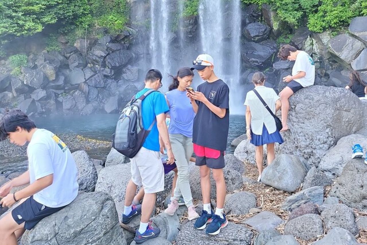 Tour di mezza giornata o di un giorno per i clienti della crociera che arrivano al porto della città di Jeju — 7