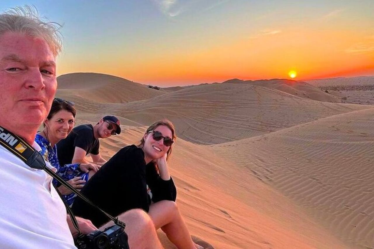 Esperienza privata al tramonto nel deserto del quartiere vuoto — 2