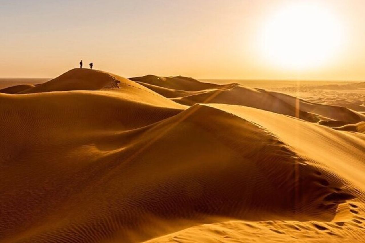Esperienza privata al tramonto nel deserto del quartiere vuoto — 7