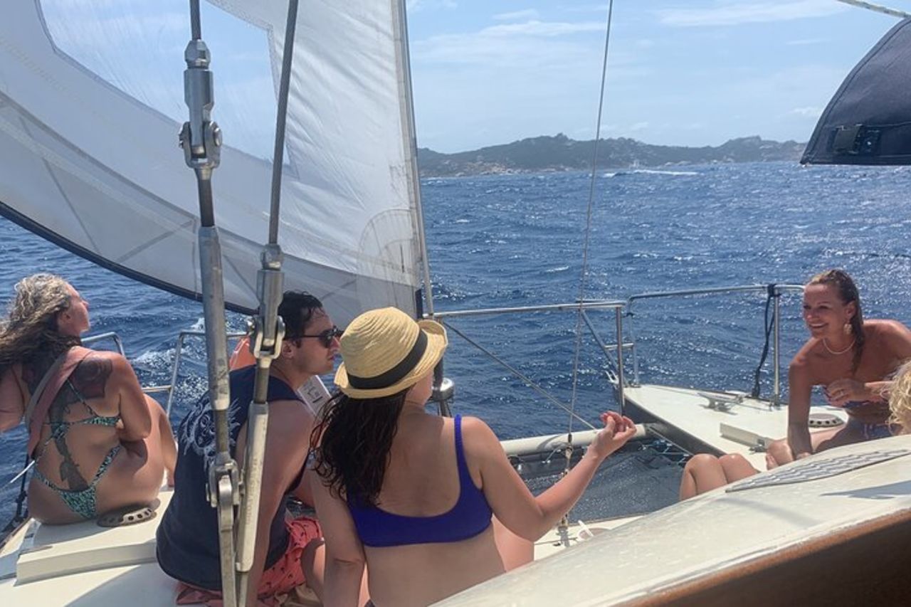 Gita di un giorno in catamarano alle Isole della Maddalena con pranzo sardo — 7