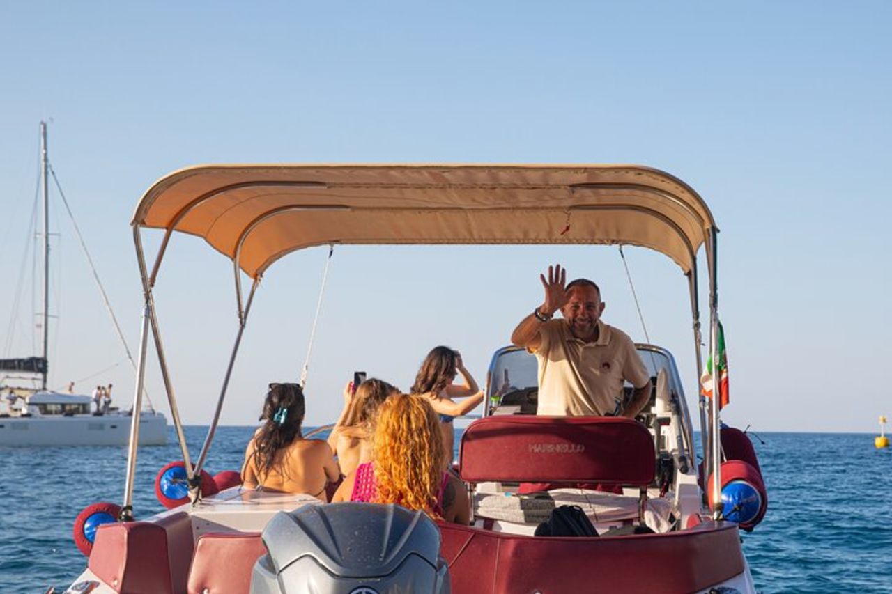Luxury Shared Boat Tour in Polignano a Mare with Local Aperitif — 8