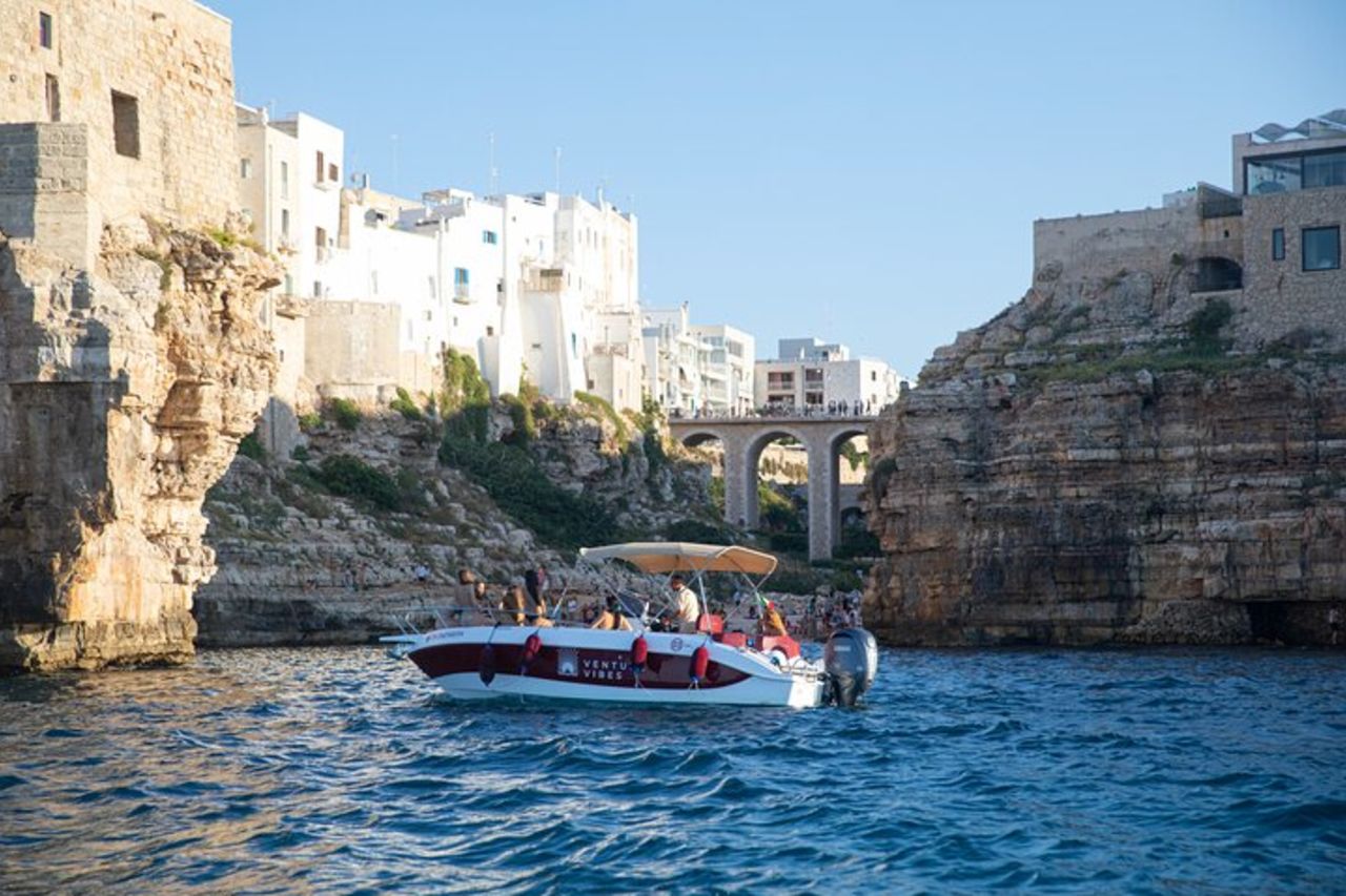 Luxury Shared Boat Tour in Polignano a Mare with Local Aperitif — 9