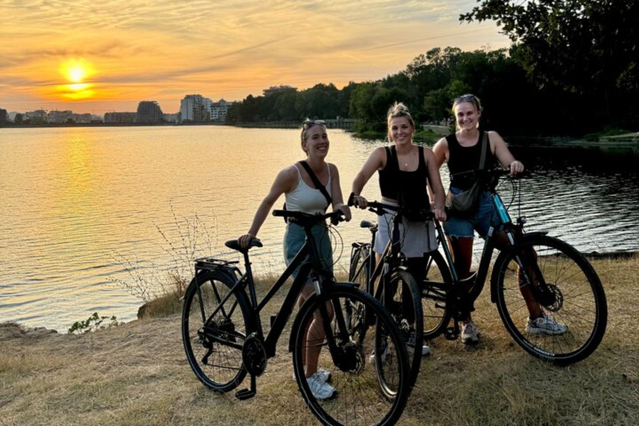 Tour in bicicletta o e-bike Tirana : Highlights & Grand Park Ciclo Guidato — 8