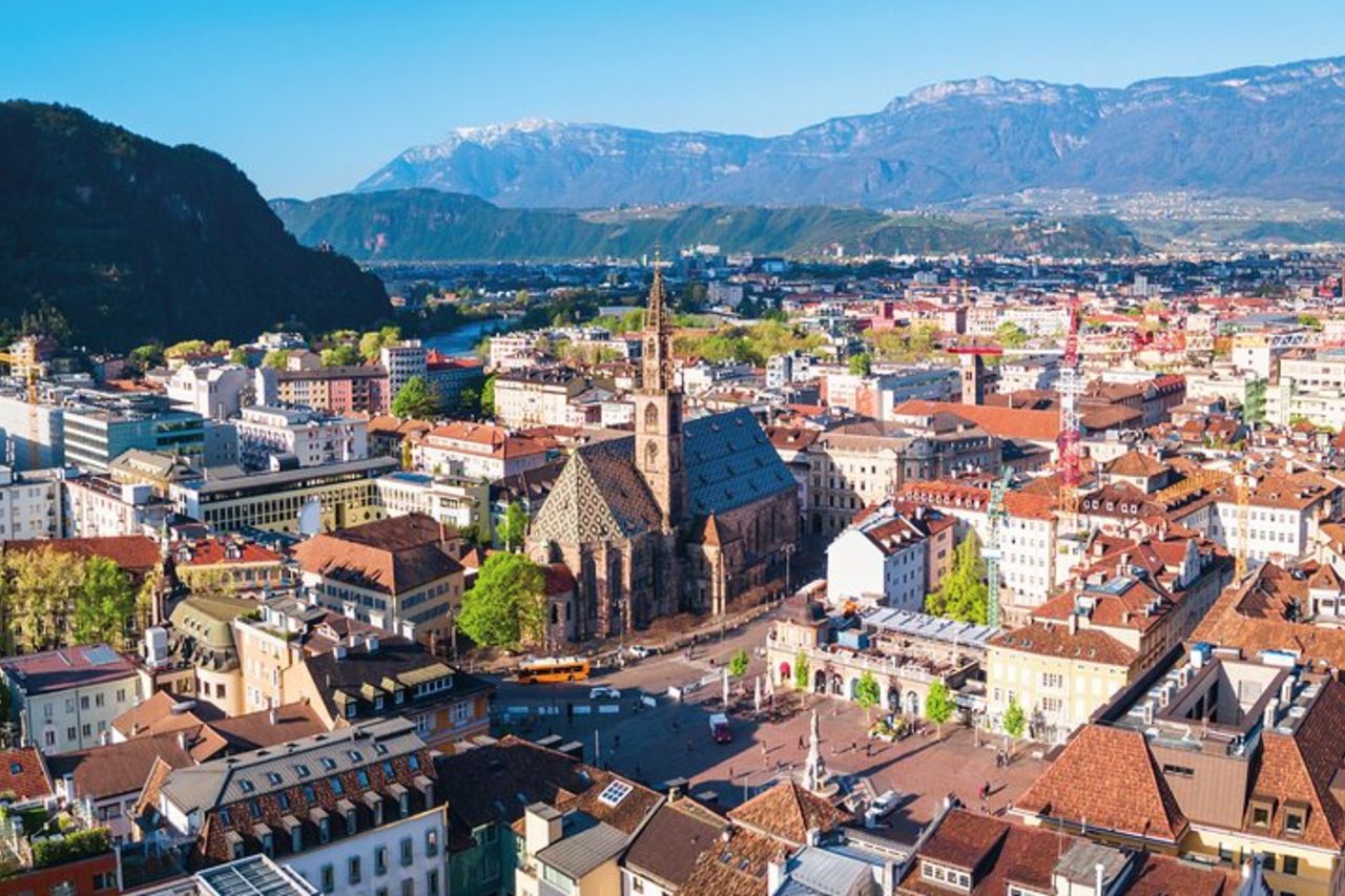 Visita guidata di Bolzano con audioguida e guida scritta da un locale — 2