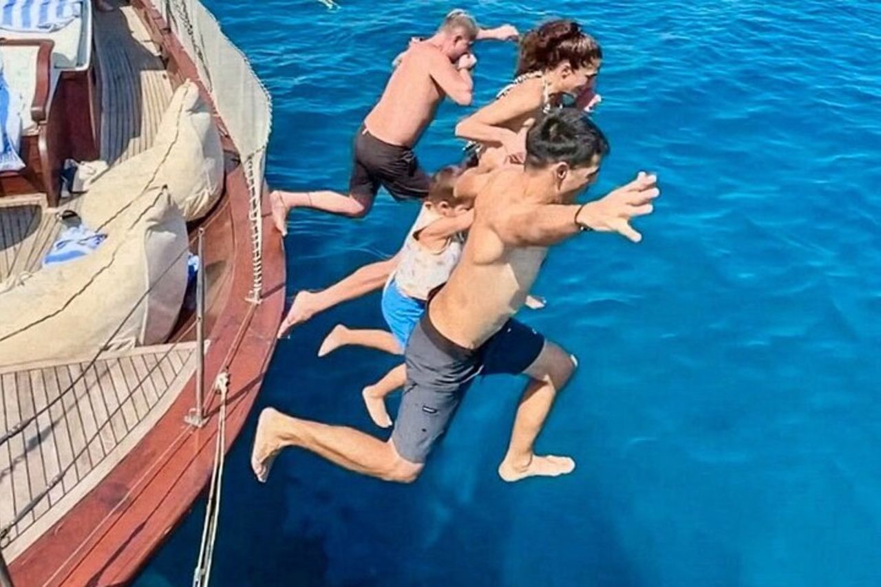 Crociera di un giorno a Rodi (con pranzo e bevande illimitate) 5,5 ore — 8