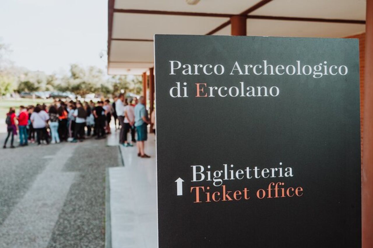 Tour di Pompei ed Ercolano per piccoli gruppi con un archeologo — 3