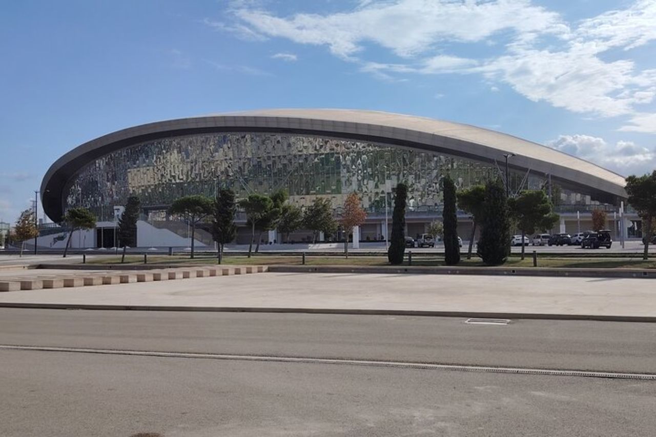 Montagne di caramelle, Lago rosa, Besh Barmag Dag, Moschea di Bibiheybat — 9