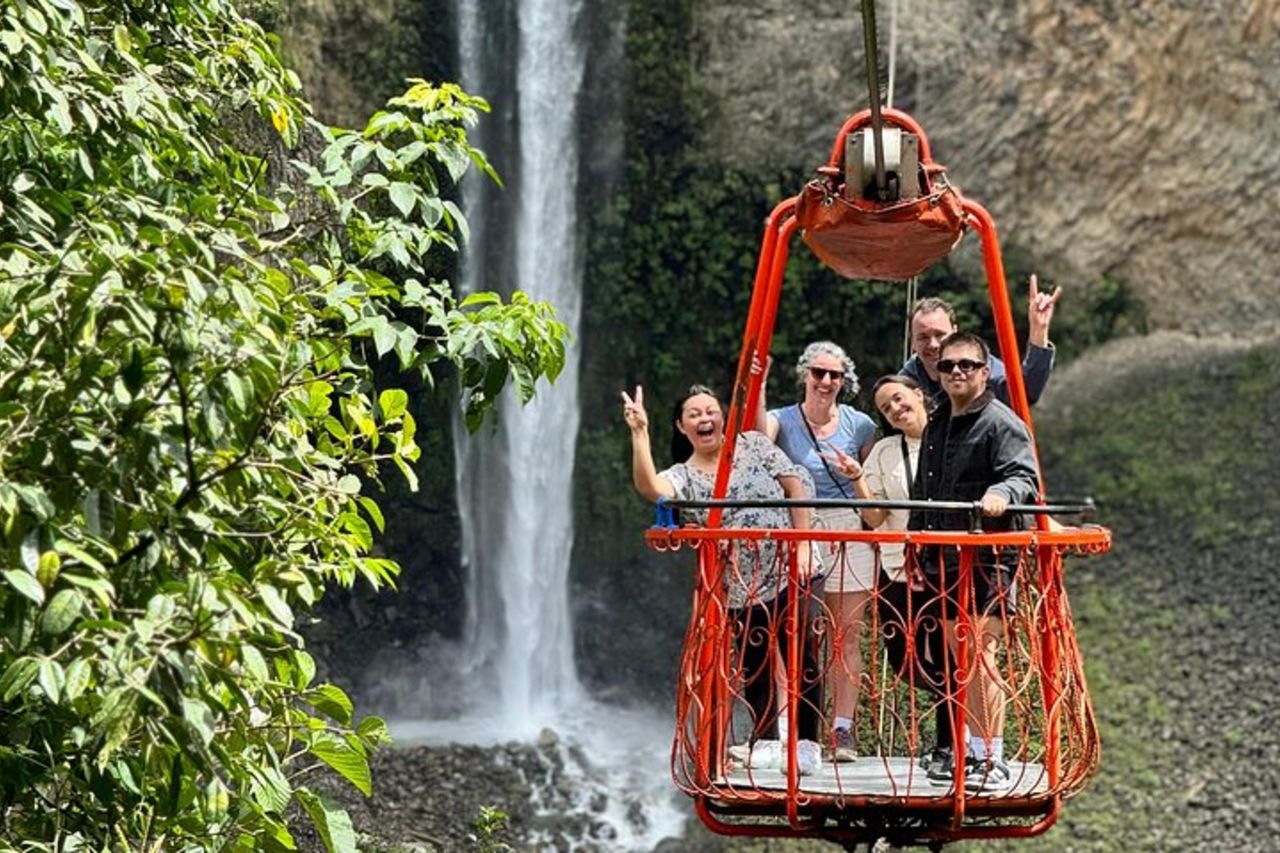 Tour di un'intera giornata a Baños da Quito, inclusi ingressi e attività — 2