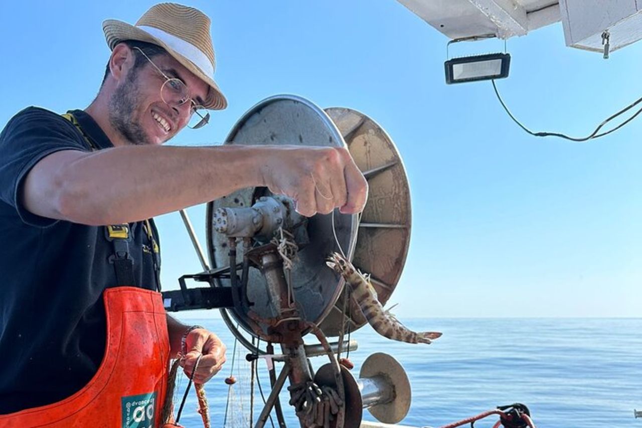 Cefalù: Gita in Barca con Pesca, Tour Costiero e Pranzo a Bordo — 3