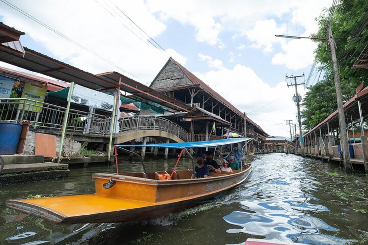Gita di un giorno al mercato galleggiante di Bangkok e alla ferrovia di Maeklong — 6