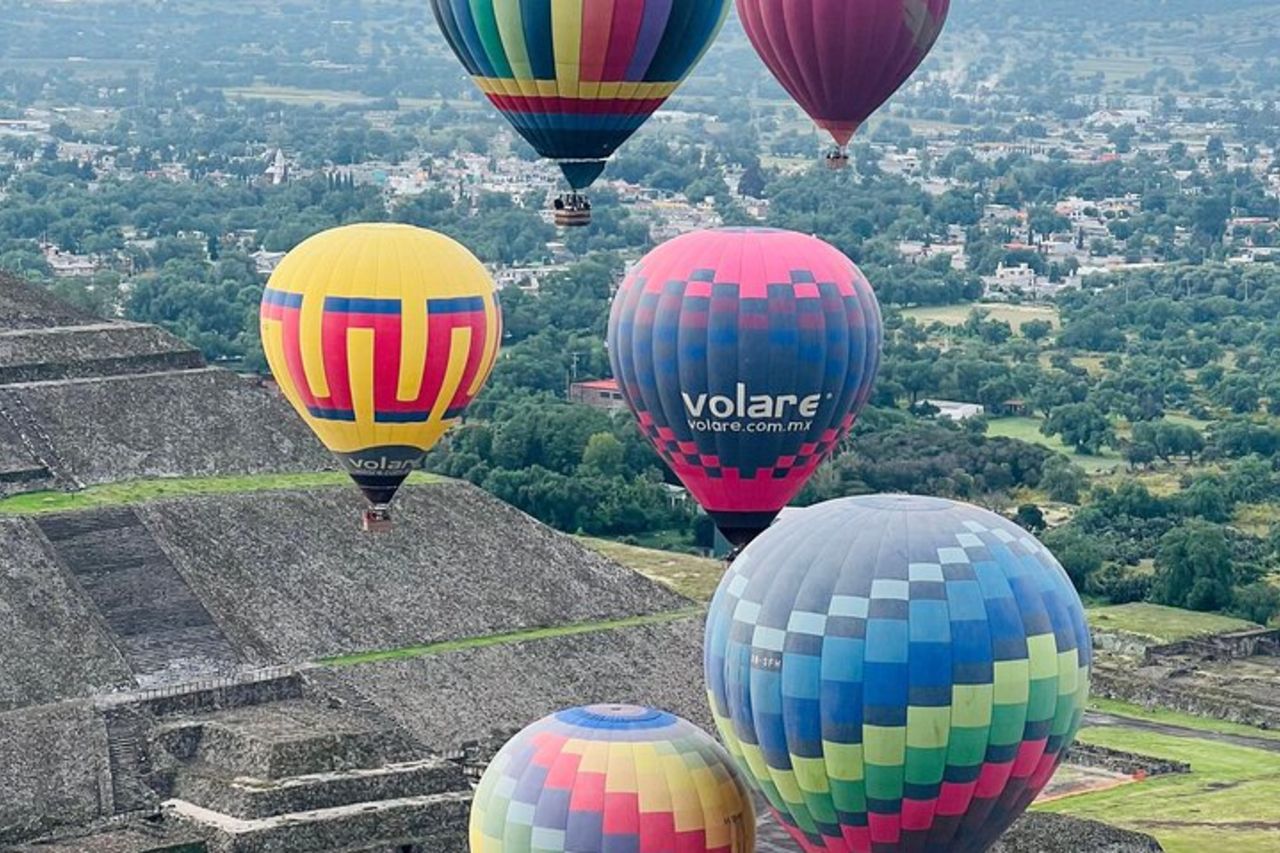 Volo in mongolfiera + prelievo a Città del Messico + colazione in una grotta + piramidi — 9