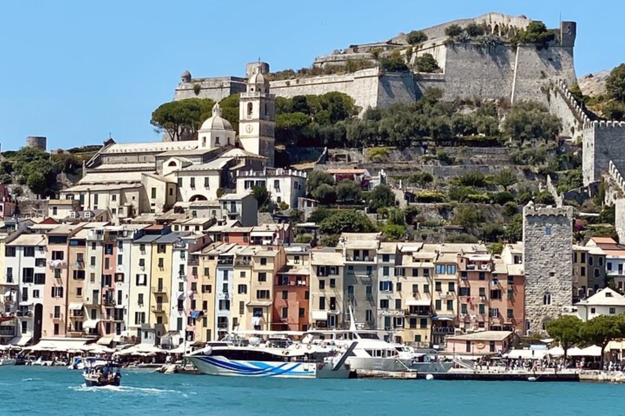 Tour in Barca alle Cinque Terre con sosta a Portovenere, Monterosso e Vernazza