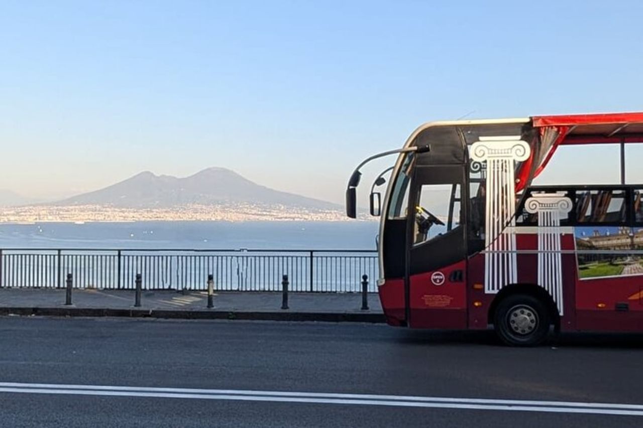 Tramvia Napoli: Facile Drop-On Drop-off Tour per esplorare Napoli — 2