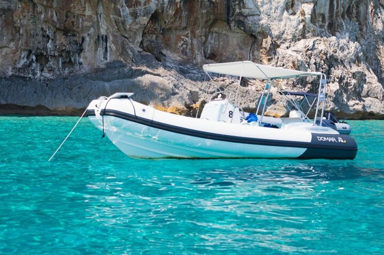 Da Arbatax: Tour in gommone a Cala Mariolu e Cala Goloritzè