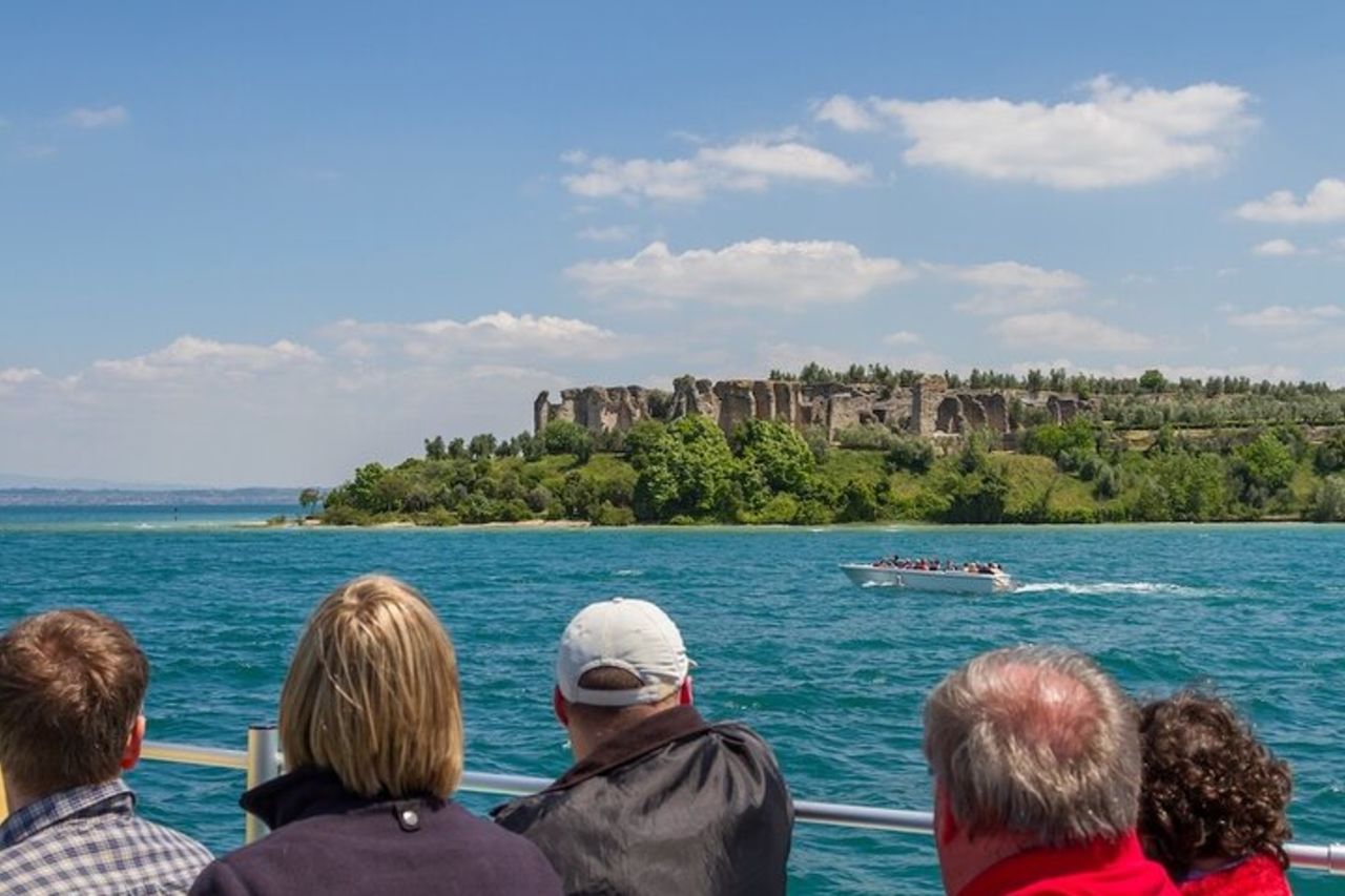 Da Verona Sirmione Lago di Garda con Degustazione Barca e Spritz — 5