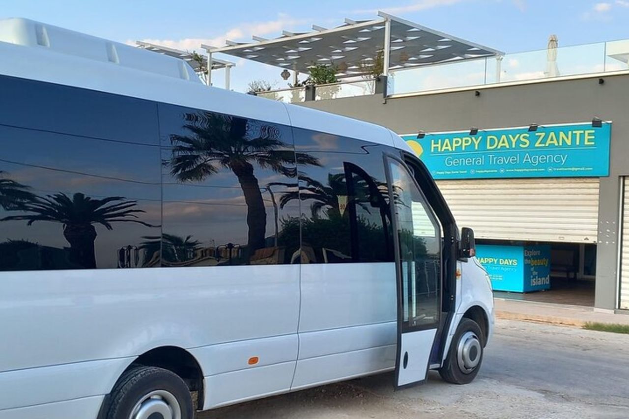 Spiaggia del relitto di Zante con tour della terra e del mare delle grotte blu — 4