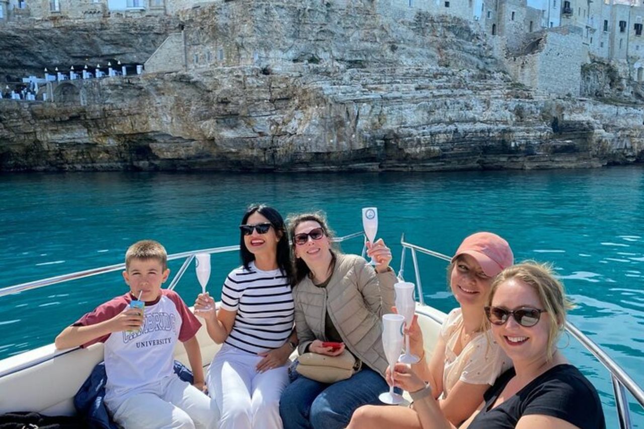 Gita Privata in Barca per le Grotte di Polignano a Mare — 6
