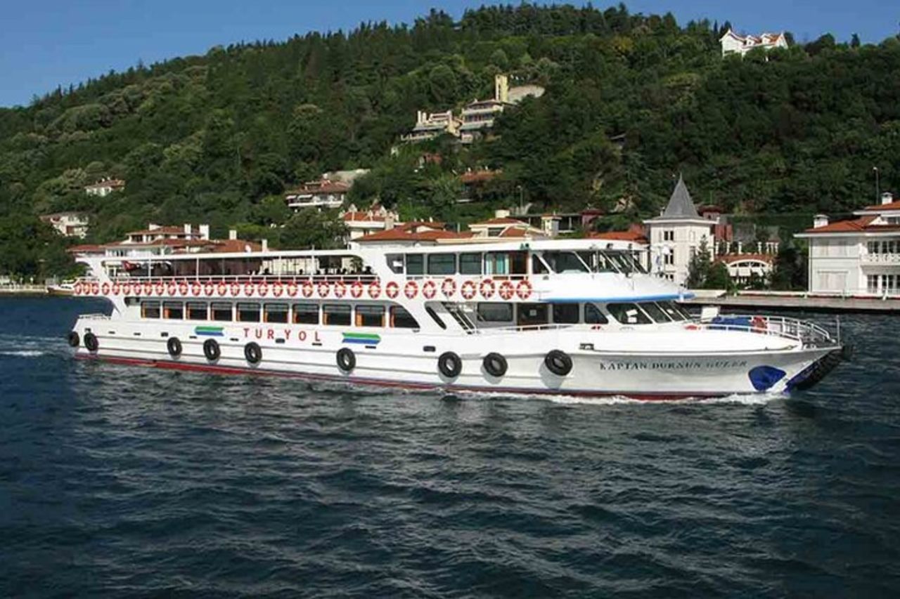 Crociera turistica sul Bosforo di Istanbul — 6