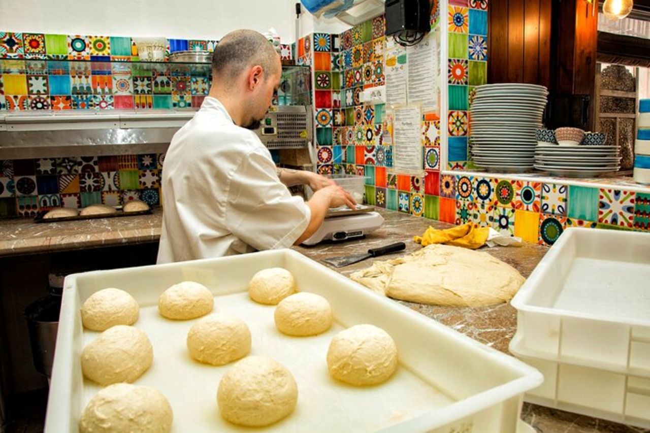 Lezione di cucina per la preparazione della pizza — 7
