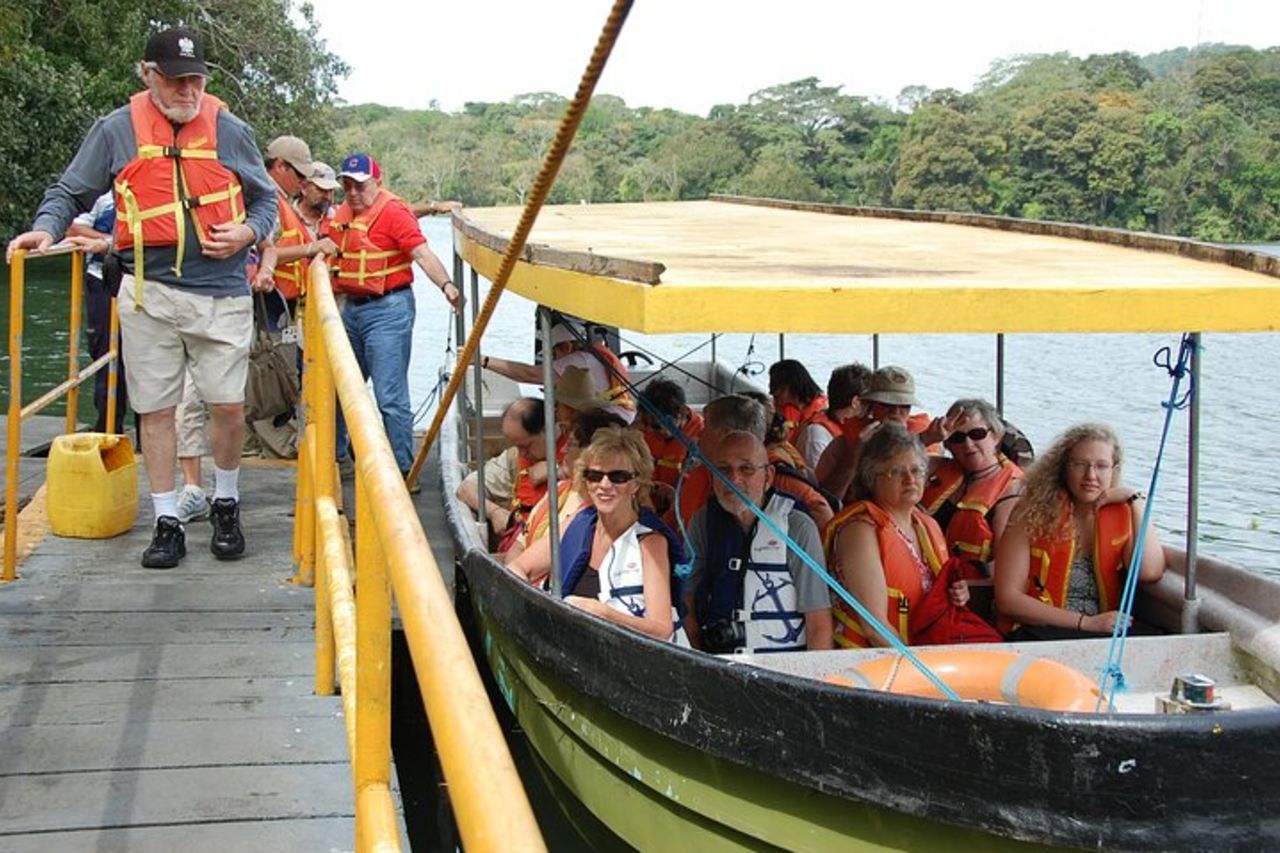 Un'esperienza indigena dal Colon Cruise Terminal — 2