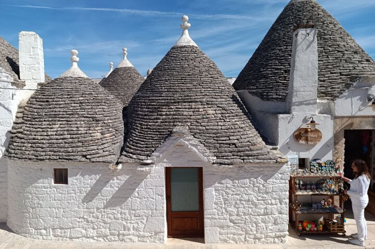 Crocieristi Brindisi - Valle d'Itria Tour: Alberobello, Ostuni — 2