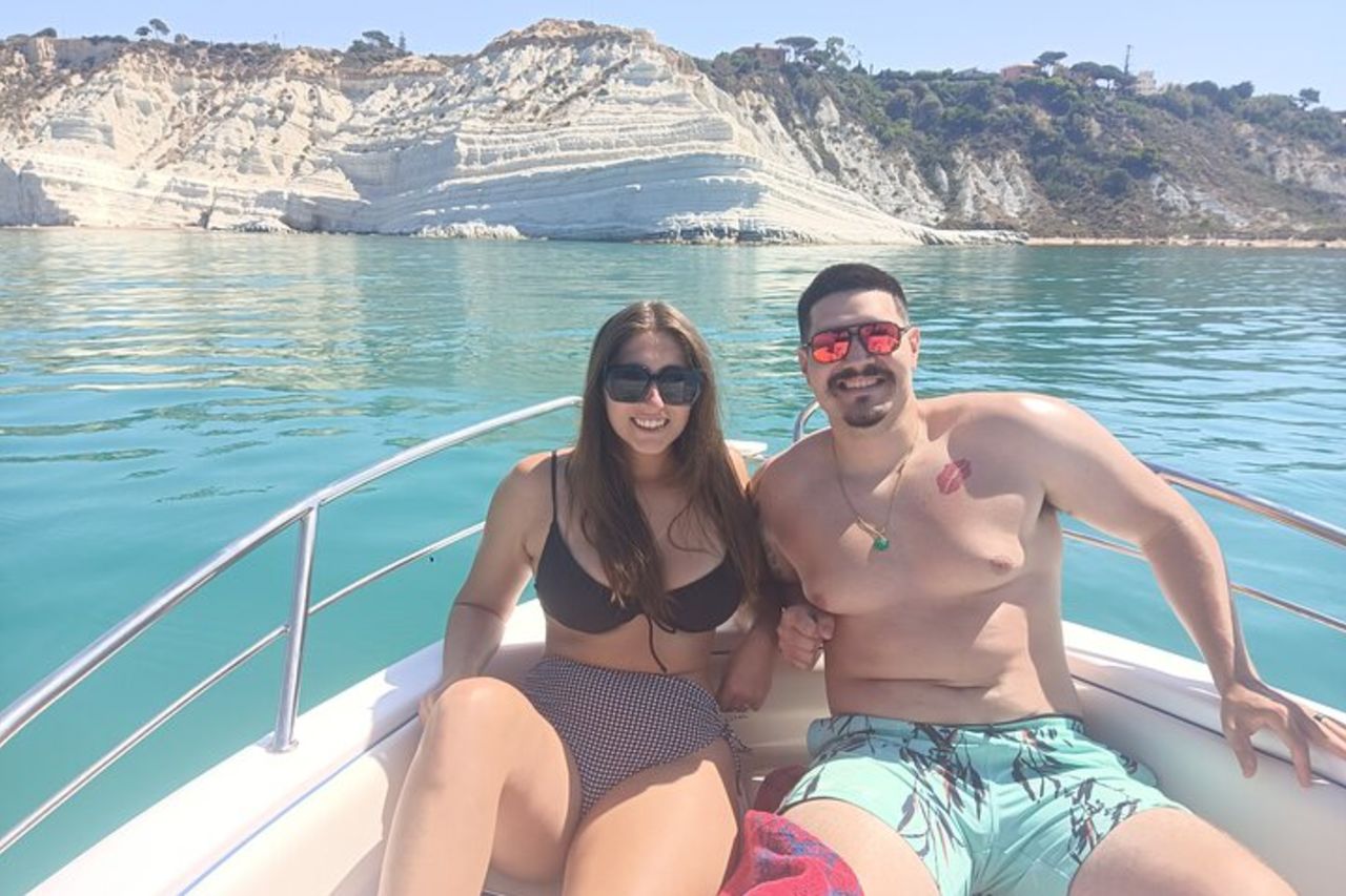 Escursione da un'ora e mezza in barca alla Scala Dei Turchi — 3