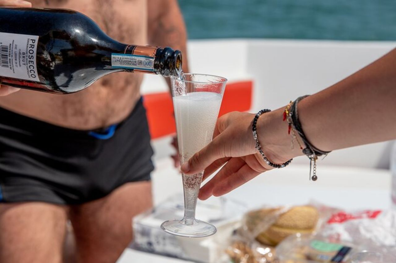 Escursione guidata in barca lungo la riviera del conero — 5