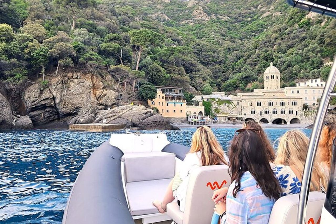 Tour In Barca di un Giorno Portofino San Fruttuoso e Camogli