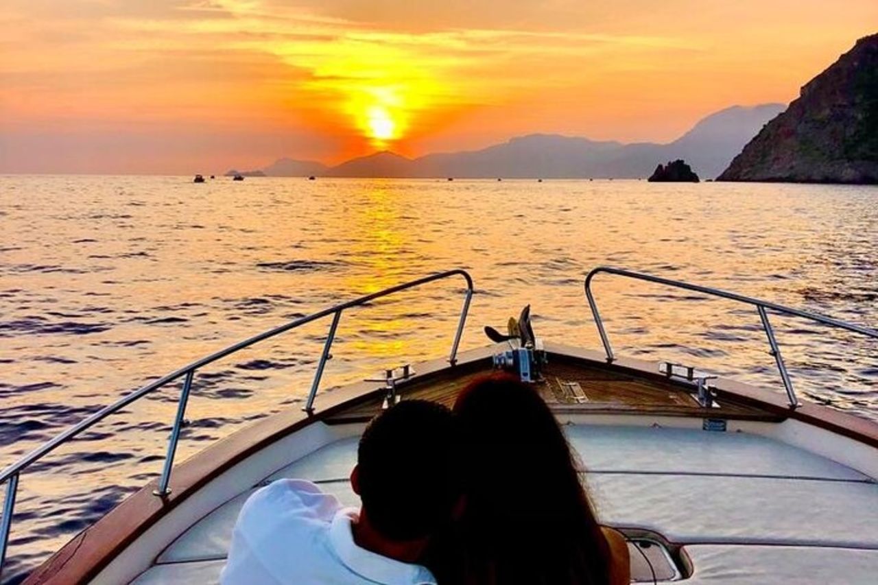 Tour privato: crociera al tramonto in Costiera Amalfitana da Positano — 8