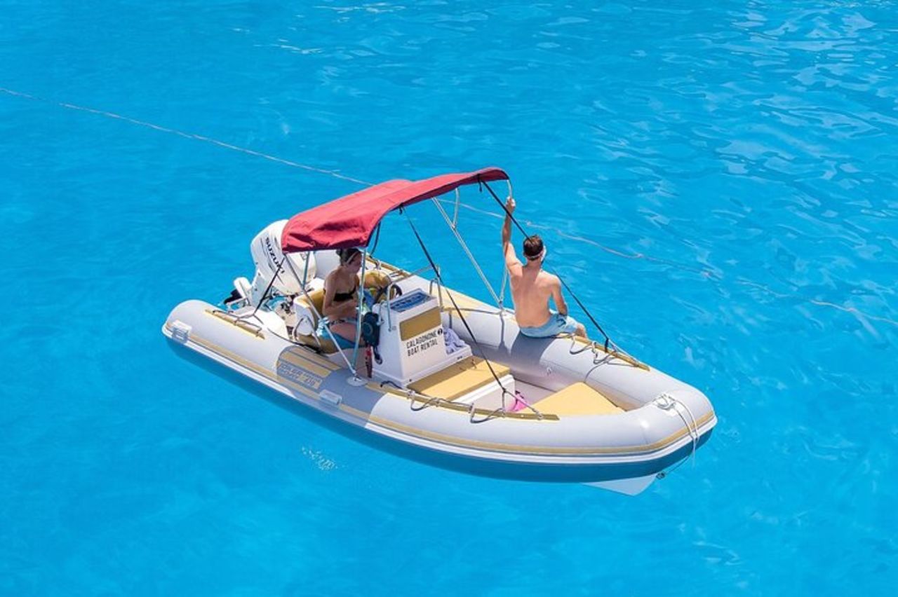 Da Cala Gonone: noleggio GOMMONE fino a 6 persone — 2