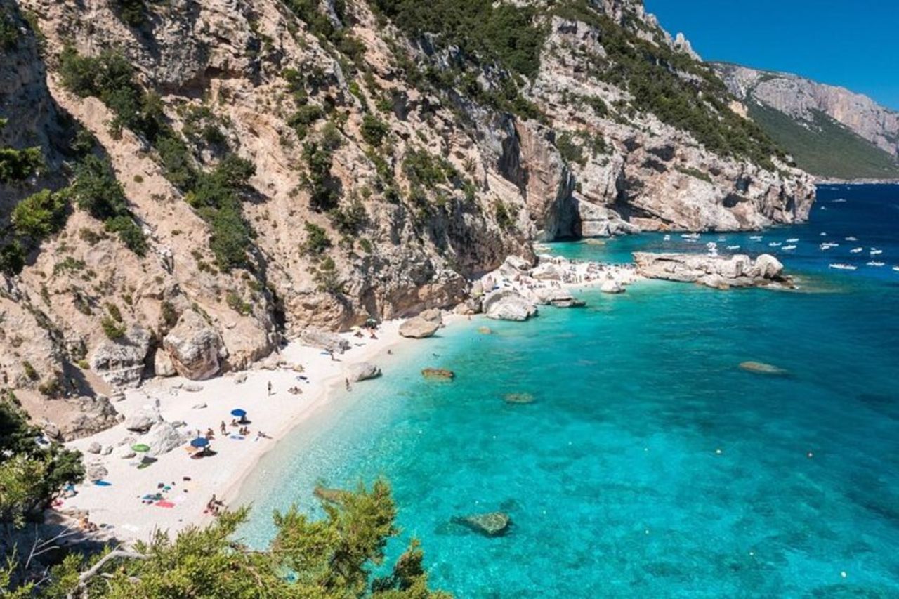 Da Cala Gonone: noleggio GOMMONE fino a 6 persone — 7