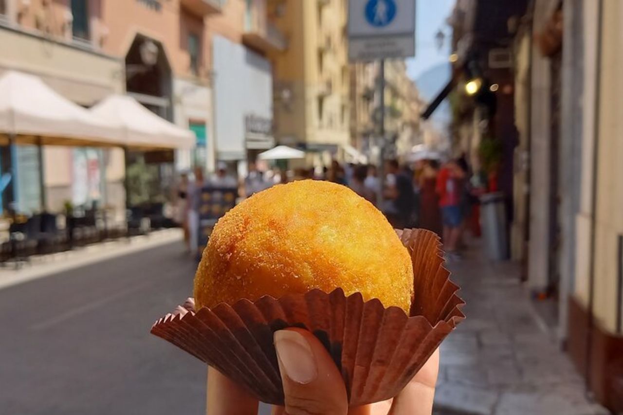 Catania Sicilian Street Food Tour: Piccolo gruppo di Do Eat Better — 6