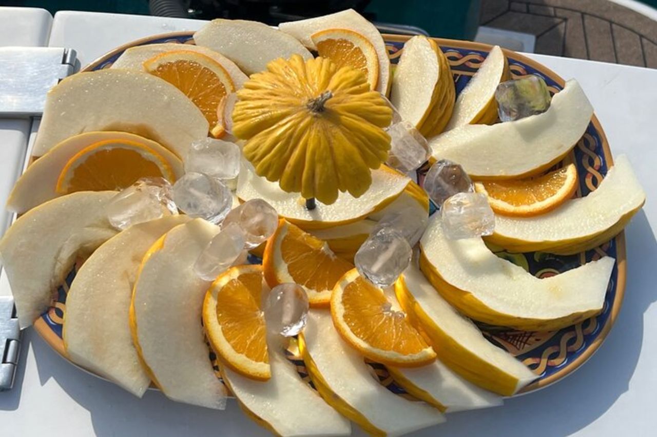 Escursione in barca a Cefalù e snorkeling 3 ore frutta e bevande — 4