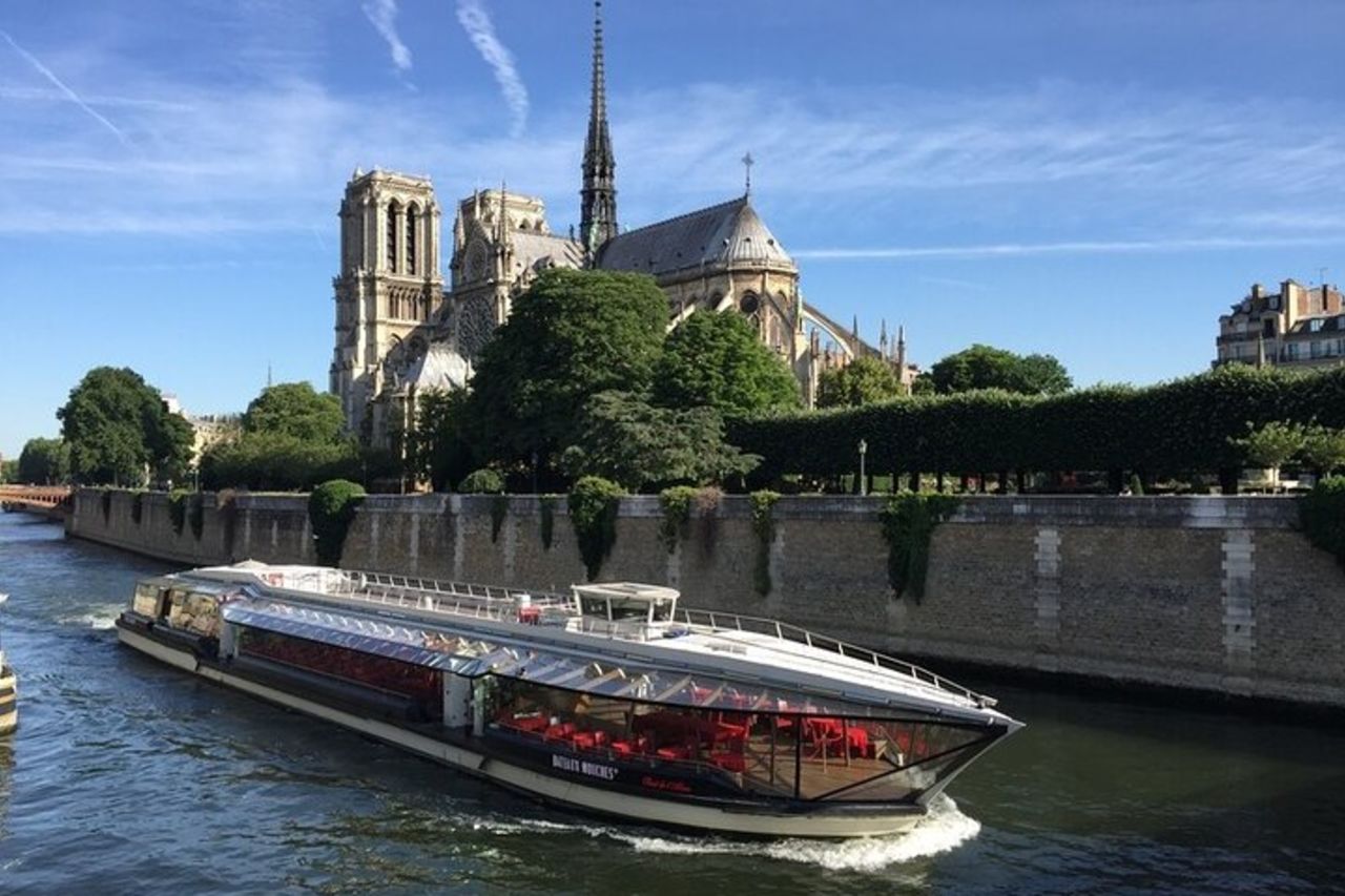 Crociera con cena Bateaux Mouches sulla Senna a Parigi — 2